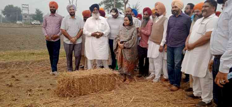 DC felicitates farmers for not burning paddy straw