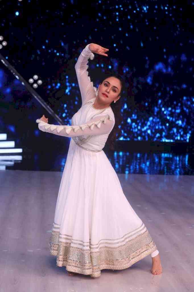 Double elimination strikes: Amruta Khanvilkar and Paras Kalnawat bid goodbye to COLORS’ ‘Jhalak Dikhhla Jaa 10’