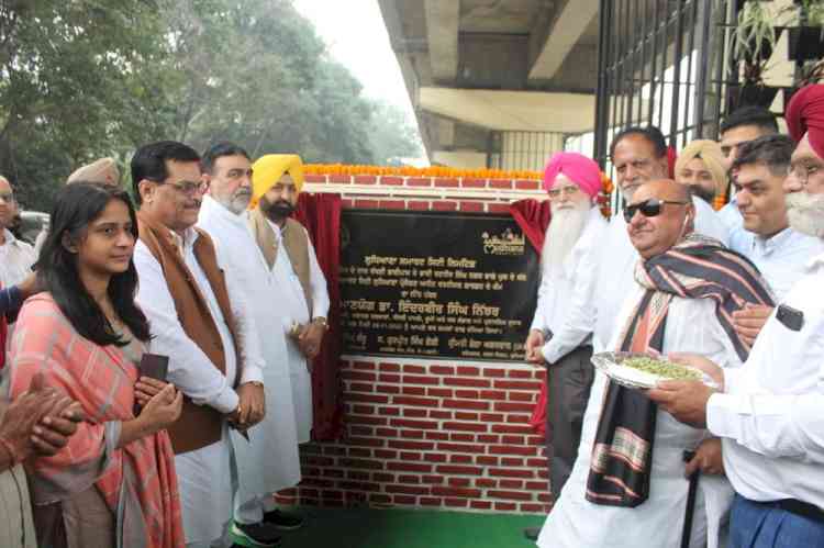 Local Bodies Minister inaugurates vertical gardens under BRS Nagar flyover 