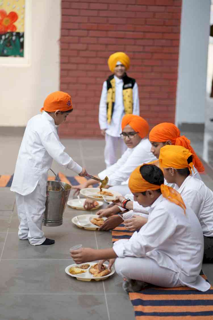 CT World School celebrated Gurpurab