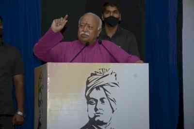 Mohan Bhagwat arrives in Buxar for Sant Sansad