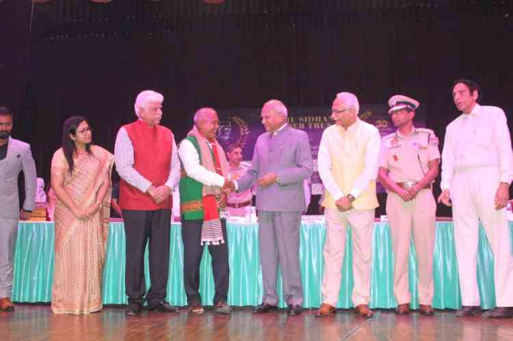 Nehru Sidhant Kender Trust confers ‘Sat Paul Mittal National Awards’ for 2022