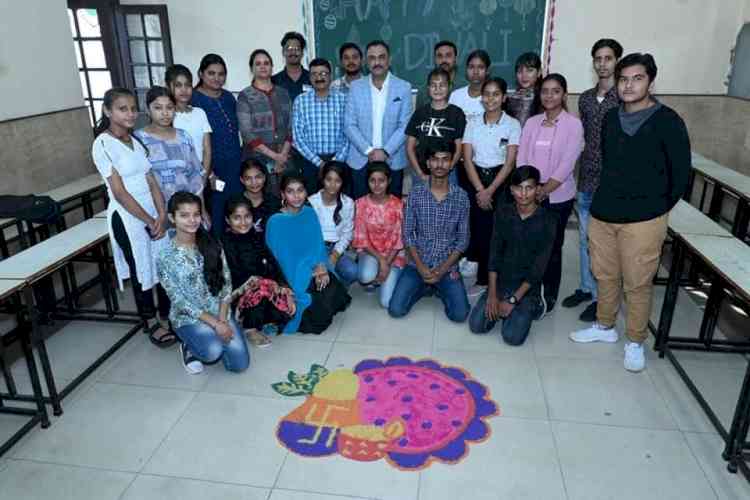 दोआबा कॉलेज में क्लीन डीसीजे कैम्पैन आयोजित