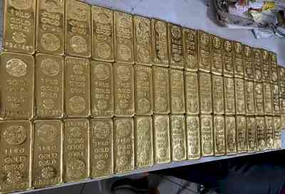 Seven held with 61 kg gold worth Rs 32 cr at Mumbai airport