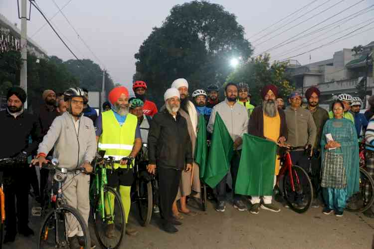 Cycle rally organized with slogan 'Ride for Clean Air'