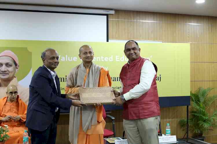Swami Sarvapriyanandaji Maharaj delivered discourse at RV University on importance of ‘Value Oriented Education’
