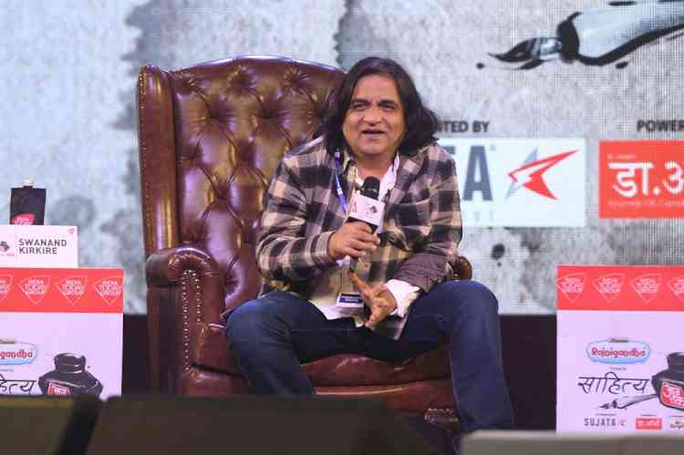 Sahitya Aaj Tak: Swanand Kirkire talks about song remixes, says 'pareshaan karte hain' 