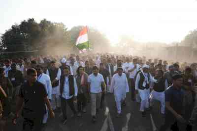 BJY enters MP, Rahul Gandhi to address mahasabha in Ujjain on Nov 29 (Ld)