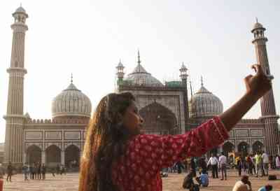 After LG's intervention, Jama Masjid Imam agrees to revoke order banning women's entry