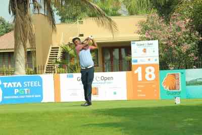 Vooty Masters golf: Chouhan matches course record of 63 to zoom to top at halfway stage