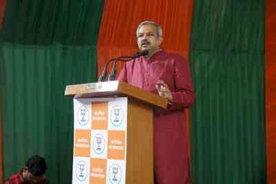 'Will regularise contractual teachers', says Delhi BJP chief