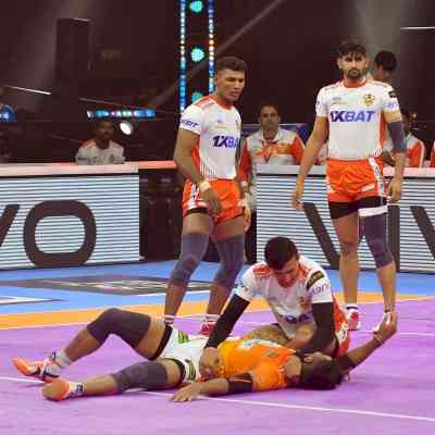 PKL 9 : Parteek Dahiya powers Gujarat Giants to win over Puneri Paltan