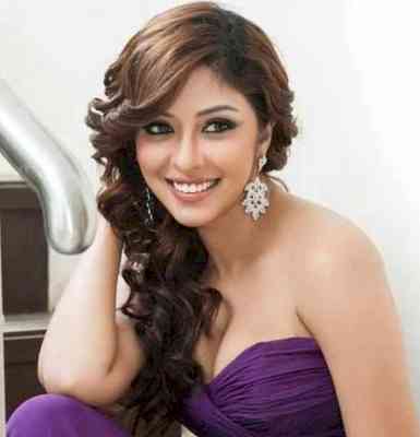 Triple Life: Payal Ghosh plays college student, wife and escort in 'Red'