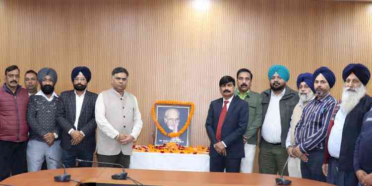 Former Prime Minister Inder Kumar Gujral remembered on his death anniversary at IKGPTU