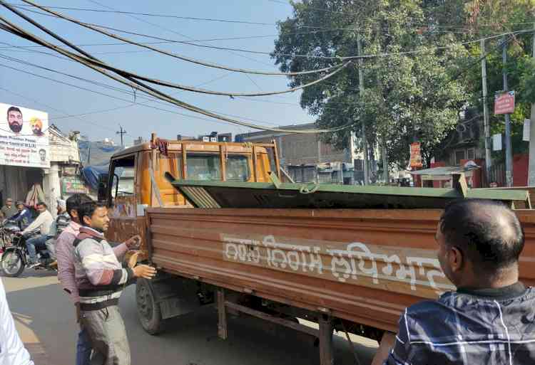 MCL and traffic police conducted joint anti-encroachment drive