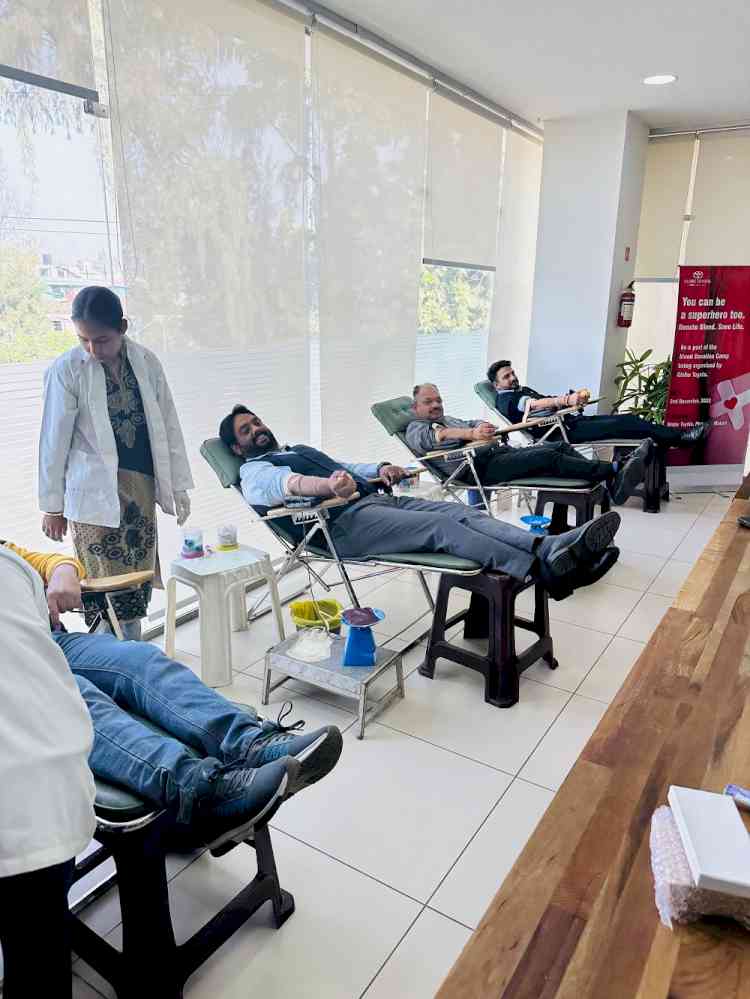 Globe Automobiles  holds blood donation drive 