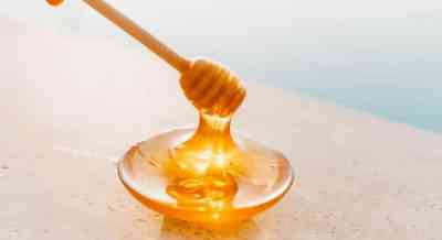 5 ways to use honey for soft skin