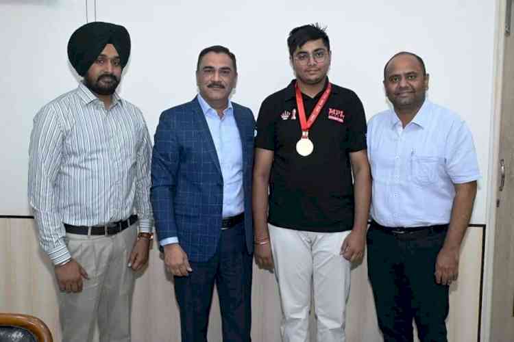 Doaba College Student Neeraj Mehta wins Gold in Chess