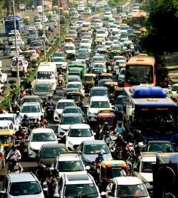 Delhi govt restricts BS-3 petrol and BS-4 diesel vehicles in Delhi-NCR