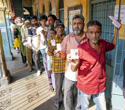 Over 58% voter turnout in 2nd phase of Guj assembly polls (Ld)