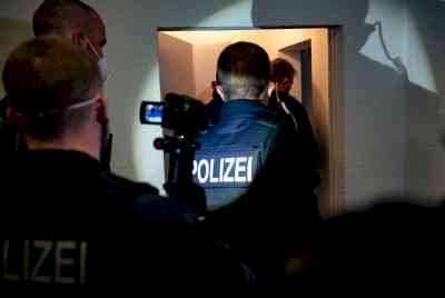 25 people arrested in Germany for plotting to overthrow state (Ld)