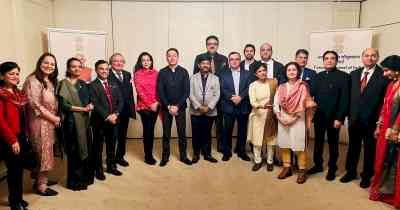 UP delegation meets Indian diaspora in Germany