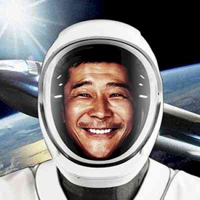 Japanese billionaire selects 8 artists for private Moon journey via SpaceX