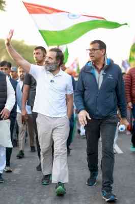 Ex-RBI Governor Raghuram Rajan joins Rahul's Bharat Jodo Yatra in Raj