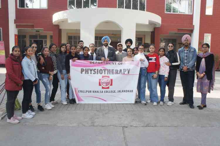 Lyallpur Khalsa College organises educational tour for physiotherapy students