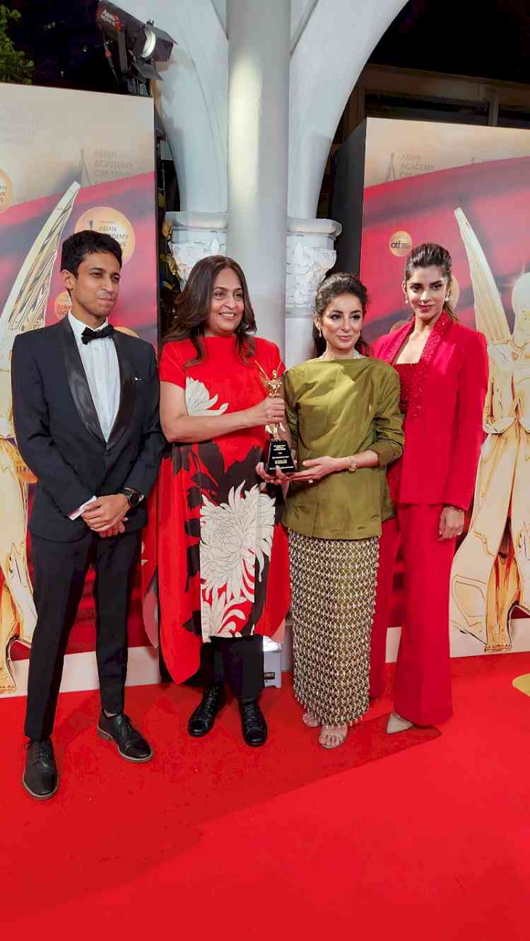 Sanam Saeed: “Representing India and Pakistan at this prestigious international platform and winning the award, just encourages us as artists to perform better”