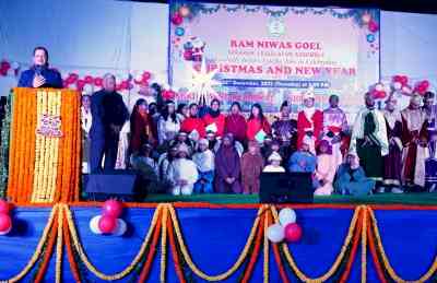 CM Kejriwal leads Christmas celebrations at Delhi Assembly