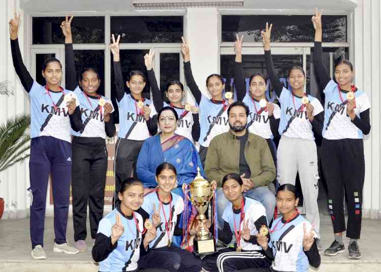 KMV’s Kho-Kho team secured champion position in Inter- college Kho-Kho championship 