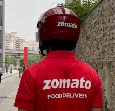 Zomato delivery boy crushed to death in Noida