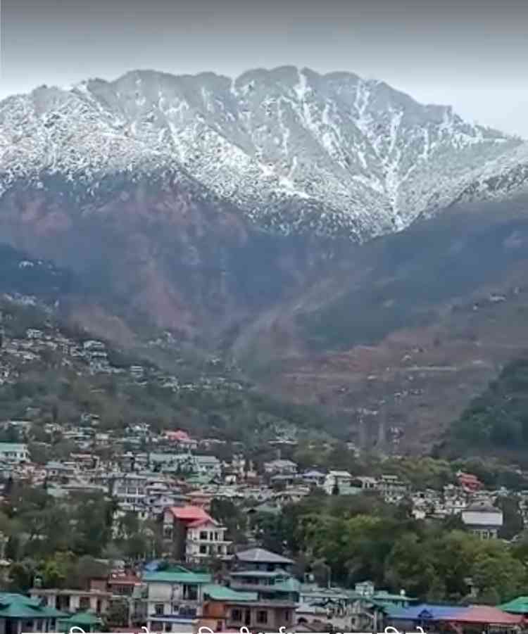 First Snowfall of season on Dhouladhar ranges