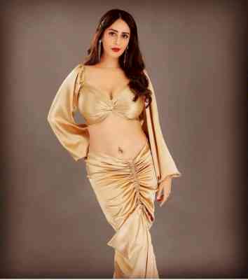 TV star Chahatt Khanna to have a busy New Year shooting for upcoming film 'Yatri'