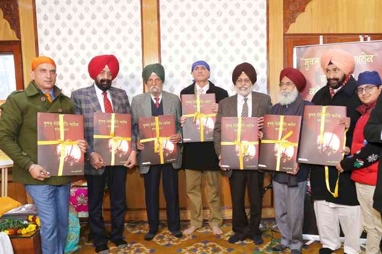 Commissioner Police Ludhiana released Calendar 2023 depicting “Sunrise of Punjab” prepared by Nature Artist Harpreet Sandhu