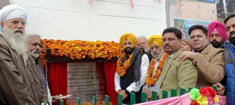 MLA Sondh dedicates new bus terminal in Khanna 