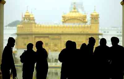 Devotees throng Golden Temple on first day of 2023
