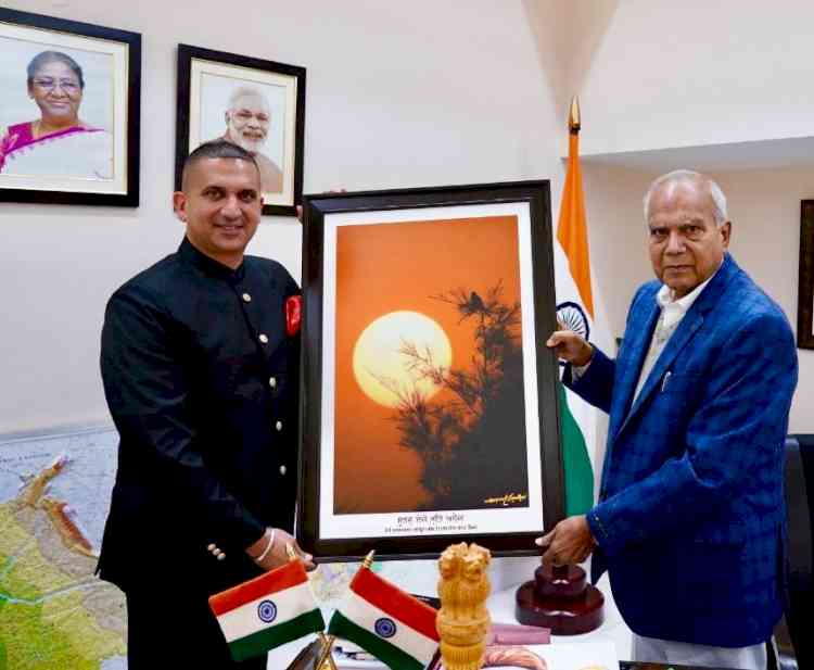 Governor Punjab releases pictorial work depicting “Sunrise Of Punjab” Calendar 2023 at Raj Bhawan
