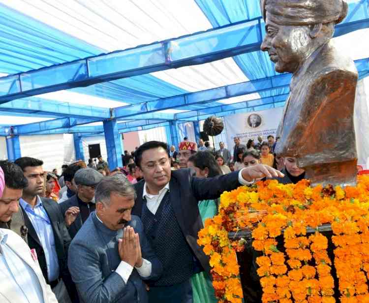 CM unveils bust of Mehar Chand Mahajan 