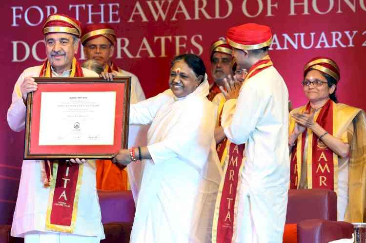 T DENNY SANFORD AND PROF PRADEEP KHOSLA RECEIVE HONORARY DOCTORATES FROM AMRITA VISHWA VIDYAPEETHAM