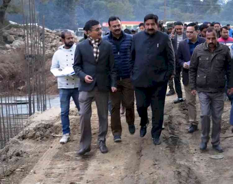 Speedup construction work of bus stands: Mukesh Agnihotri