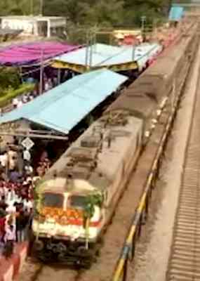 Major train accident averted in Bengal's Howrah district
