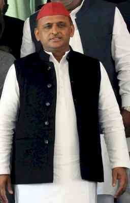 They can poison me: Akhilesh refuses tea offered by UP cops