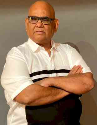 Satish Kaushik reveals how Javed Akhtar would praise Bazmee's scripts