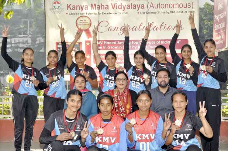 KMV handball team bags silver medal in Inter- college tournament organised by GNDU