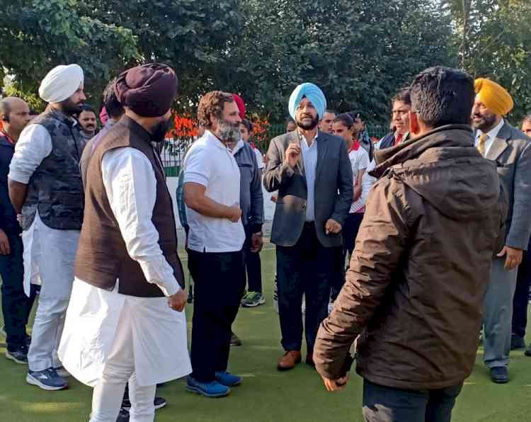 Rahul Gandhi applauds Lyallpur Khalsa College