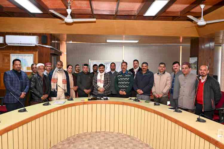 Meeting held for development of community projects