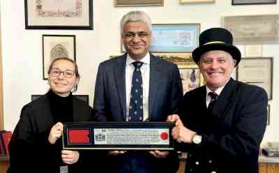 India-born Manish Tiwari gets 'Freedom of the City of London' title