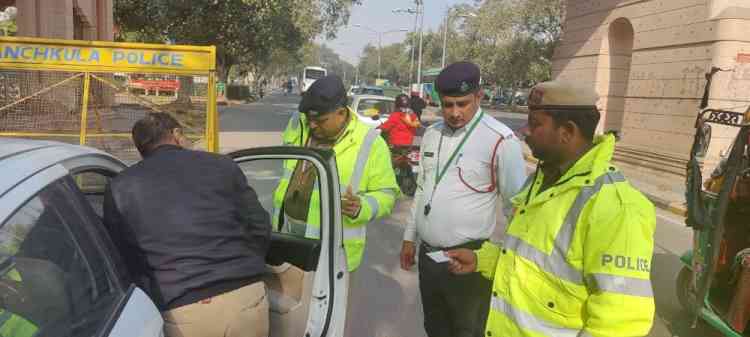 Road Safety Organization (RSO) in collaboration with Panchkula Traffic Police, launched an awareness drive for seat belt and redlight violations